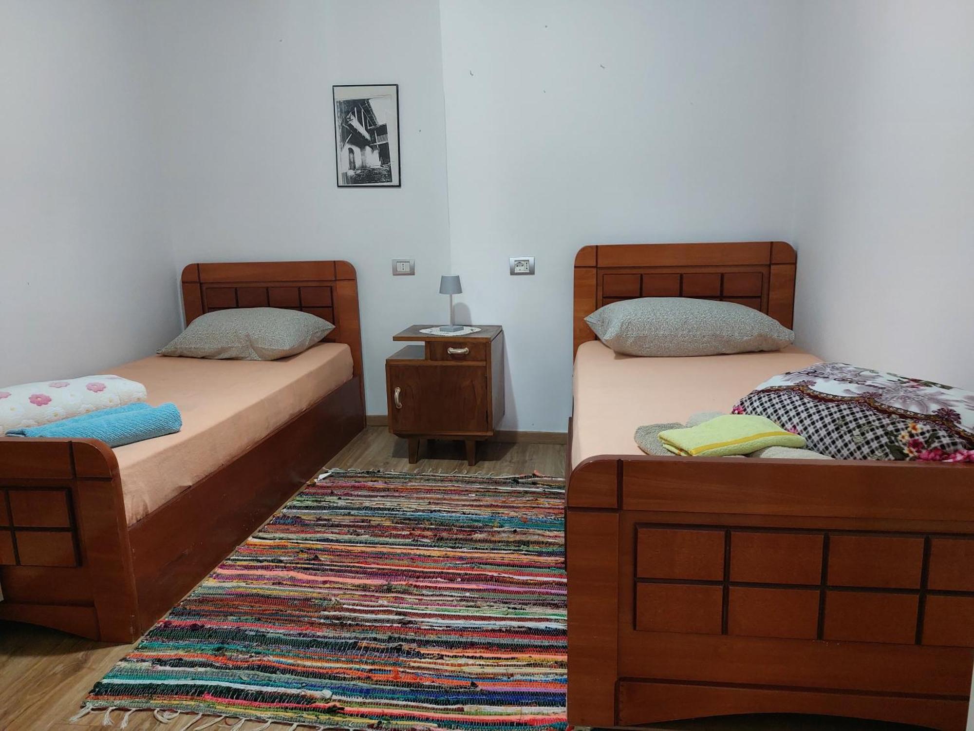 Guest House Flowers 베라트 외부 사진